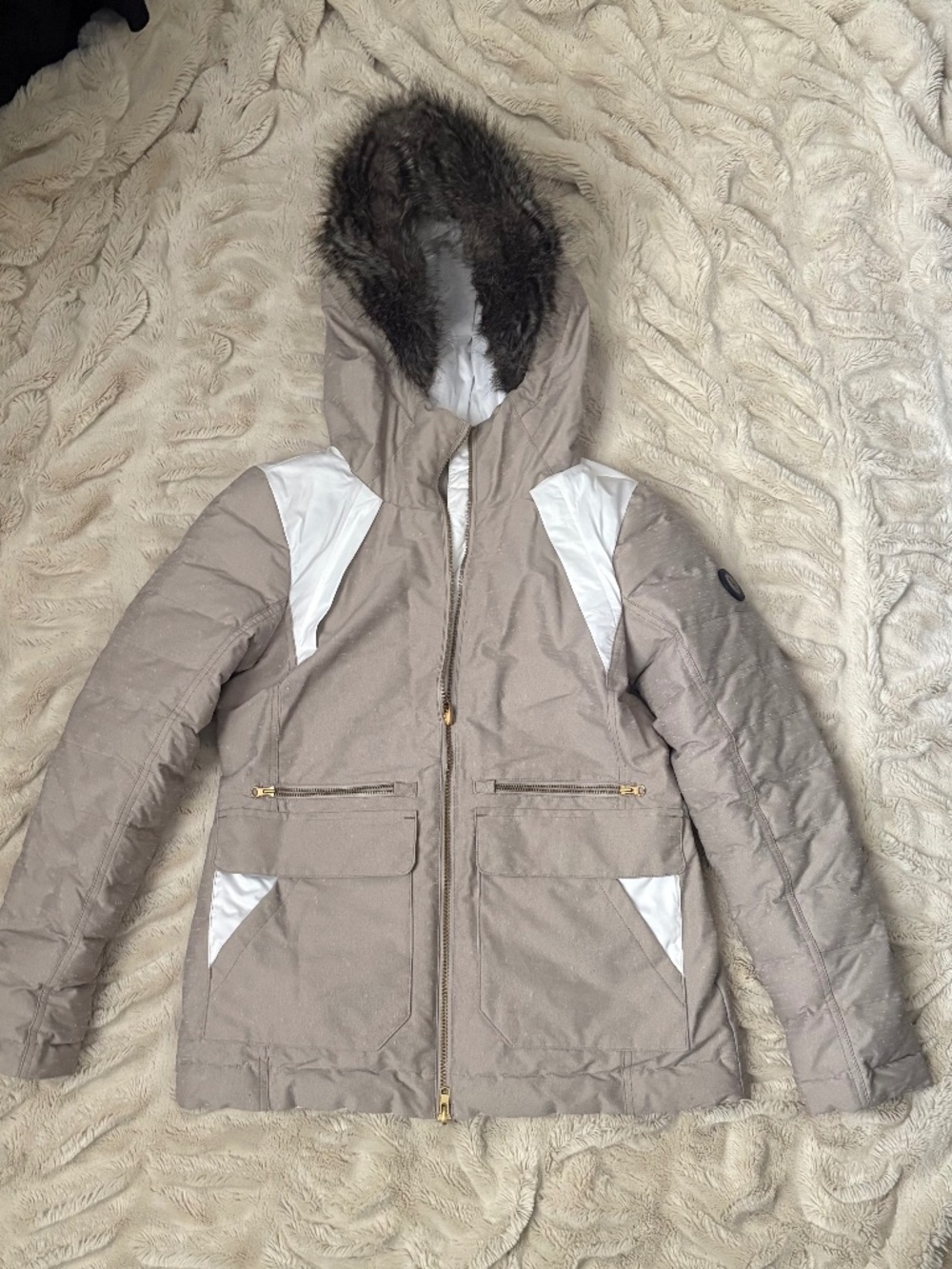 Lolë Reversible Shine Down Winter Jacket Taupe Grey Faux Fur Hood Size medium